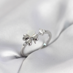 Mey İthalat® Gümüş Renk Yonca Model Sedefli Kadın Yüzük