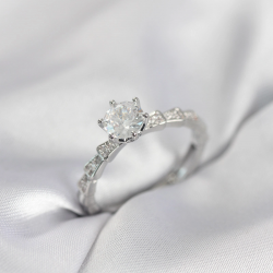 Mey İthalat® Gümüş Renk Zirkon Taşlı Tek Taş Model Kadın Yüzük