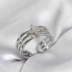 Mey İthalat® Gümüş Renk Zirkon Taşlı Yonca Model Kadın Yüzük