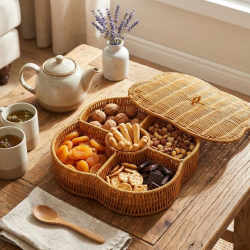 Mey İthalat®  Kapaklı 5 Bölmeli Plastik Rattan Organizer Kutu – Hasır Desenli Çok Amaçlı Saklama ve Sunum Sepeti Çerezlik