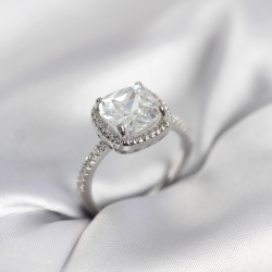 Mey İthalat® Kare Tek Taş Model Zirkon Taşlı Gümüş Renk Kadın Yüzük