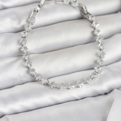 Mey İthalat® Kare Zirkon Taşlı Gümüş Renk Pirinç Su Yolu Kadın Bileklik