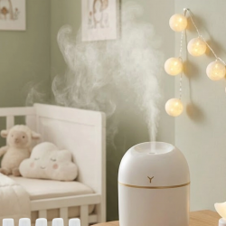 Mey İthalat® Kompakt Mini Hava Nemlendirici 5 Esans Hediyeli LED Işıklı USB Aromaterapi Cihazı