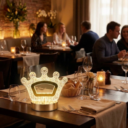 Mey İthalat®  Kral Tacı Model Kristal LED Masa ası – Dokunmatik, 3 Renk Işık Modlu, Şarjlı Mini Dekoratif Gece ası