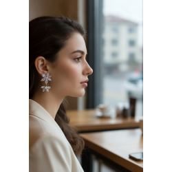 Mey İthalat® Lotus Model Gümüş Renk Zirkon Taşlı Kadın Küpe