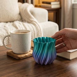 Mey İthalat® Mavi Degrade Kıvrımlı 3D Vazo Minimal Modern Ev Dekoru