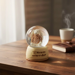 Mey İthalat® Pilli Işıklı Müzikli Kar Küresi–Sevimli Ayıcık Figürlü Eğlenceli Masaüstü Biblo, LED Aydınlatmalı Dekoratif Hediyelik Kar Küresi