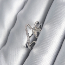 Mey İthalat® Pirinç Gümüş Renk Zirkon Taş Detay Kelebek Model Kadın Yüzük