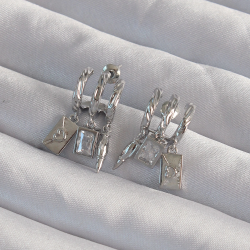 Mey İthalat® Pirinç Gümüş Renk Zirkon Taşlı Çoklu Aksesuarlı Yarım Halka Kaburga Küpe