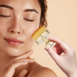 Mey İthalat®  Profesyonel Geniş Pratik Tutma Saplı Gold Büyük Fondöten Yayma Fırçası