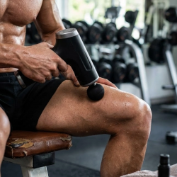 Mey İthalat® Profesyonel Masaj Tabancası Sporcu Masaj Aleti 4 Başlıklı Şarjlı Titreşimli