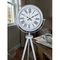 Mey İthalat® Roma Rakamlı Beyaz Tripod Ayaklı Saat