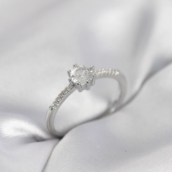 Mey İthalat® Tek Taş Model Gümüş Renk Zirkon Taşlı Kadın Yüzük