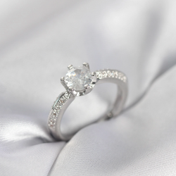 Mey İthalat® Tek Taş Model Zirkon Taşlı Gümüş Renk Kadın Yüzük