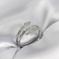 Mey İthalat® Yılan Model Gümüş Renk Zirkon Taşlı Kadın Yüzük