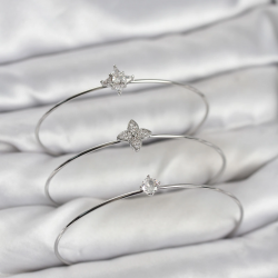 Mey İthalat® Zirkon Taşlı Gümüş Renk Yonca Model 3'lü Kadın Bileklik Kombini